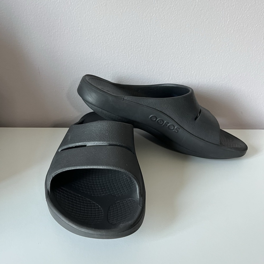 Unisex Oofos Ooahh Black  Recovery Slides Sandals Women's Size 7 Men's Size 5
